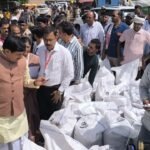 उपार्जन केंद्र पर सीएम का औचक निरीक्षण, किसानों से किया सीधा संवाद