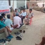 मड़वास थाना प्रभारी अतर सिंह ने लगाया जनता दरबार, ग्रामीणों की समस्याएं सुनकर किया समाधान
