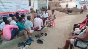 मड़वास थाना प्रभारी अतर सिंह ने लगाया जनता दरबार, ग्रामीणों की समस्याएं सुनकर किया समाधान