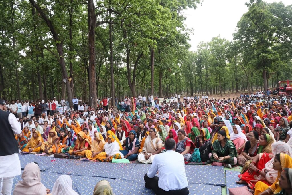 गीतों में गूंजी खेती की नई क्रांति”, कुसमी के पोड़ी में पहली ‘महिला किसान चौपाल 6 FB IMG 1777781202209 News E 7 Live