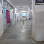 जिला अस्पताल में बड़ी लापरवाही, लेबर कार्ड भी मवेशियों का कब्जा