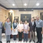 सीबीएसई में उत्कृष्ट प्रदर्शन करने वाले विद्यार्थियों का कलेक्टर ने किया सम्मान 