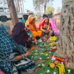 वर्दी में कर्तव्य, आस्था में समर्पण,कुसमी थाना प्रभारी अरुणा द्विवेदी ने ड्यूटी निभाने के बाद रखा बट सावित्री व्रत