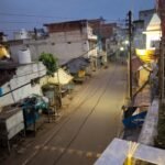 दिन निकलने के बाद भी जलती रहीं स्ट्रीट लाइटें, बिजली खर्च पर उठे सवाल