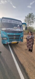 नियम तोड़ने वाली बसों पर चला परिवहन विभाग का डंडा, मानपुर में मची अफरा-तफरी