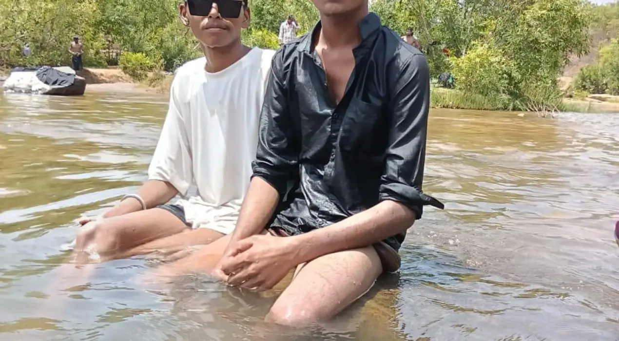 कुसमी चरका पानी में बढ़ती अश्लीलता पर लगाम जरूरी 2 IMG 20260529 WA0006 News E 7 Live