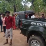 चरका पानी पर्यटन स्थल पर बढ़ाई गई निगरानी, वन अमले ने दी समझाइश