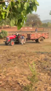 कार्रवाई करने पहुंची फॉरेस्ट टीम को रेत कारोबारियों ने घेरा, सलैया में मचा हड़कंप