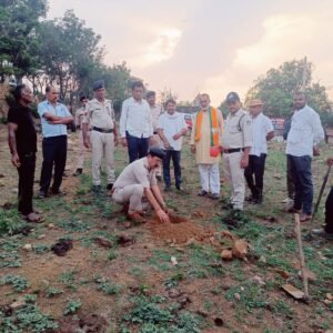 विश्व पर्यावरण दिवस पर सिहावल चौकी परिसर में हुआ वृक्षारोपण
