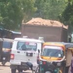 एसडीएम की गाड़ी के आगे दौड़ता रहा रेत से भरा हाईवा, मगर कार्रवाई नहीं; आखिर किसका था संरक्षण?