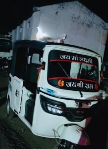 ऑटो-कार की गुप्त डील पर पुलिस का धावा, जंगल से 120 बोतल कोरेक्स के साथ चार गिरफ्तार