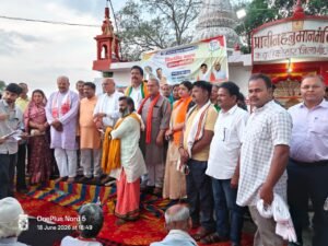 जन चौपाल में सांसद डॉ. राजेश मिश्रा ने सुनीं लोगों की समस्याएं, अधिकारियों को दिए त्वरित निराकरण के निर्देश