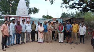 डेवा में फिर प्रतिष्ठित हुई बजरंगबली की मूर्ति,थाना प्रभारी के सूझबूझ से टल गई सांप्रदायिक हिंसा की संभावना