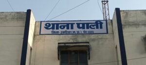 जंगल में जुआ महफिल पर पुलिस का धावा, 72 हजार की फड़ और पांच बाइकें जब्त, 6 जुआरी दबोचे