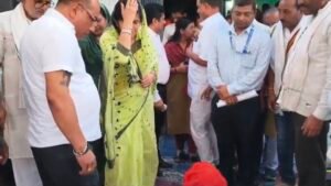 मोर बप्पा रे... अभी तक ट्राई साइकिल नहीं मिली?’ विधायक रीति पाठक हुईं हैरान, SDM राकेश शुक्ला घटनाक्रम से बनते रहे अंजान