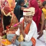 सरकारी शादी में शर्मनाक अव्यवस्था! जींस में दूल्हे, सलवार-सूट में दुल्हनें, इंतजाम रहे फेल