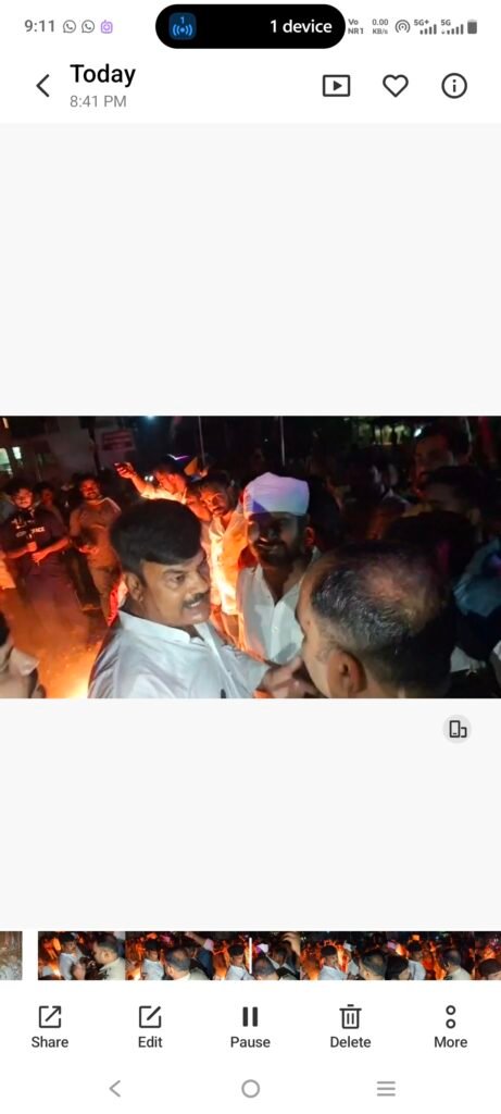 युवा” कांग्रेस के आंदोलन में युवाओं का अकाल, बुजुर्गों के सहारे निकला चिमनी मार्च,पुलिस से बहसबाजी ने बढ़ाई किरकिरी 1 Screenshot 20260602 211149 News E 7 Live