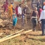 भूमिहीन हुए परिवार, बरसात से पहले उजड़े आशियाने: गजरही में रेलवे का बुलडोजर चला, विरोध के बीच लाठी-डंडे लेकर डटे ग्रामीण