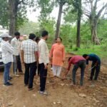 ग्रामीणों की शिकायत पर टमसार पहुंचे ब्लॉक कांग्रेस अध्यक्ष, वन विभाग के कथित अतिक्रमण हटाने की उठाई मांग