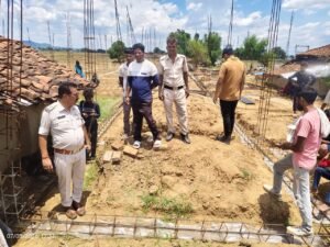 स्थगन आदेश की अवहेलना पर पुलिस की सख्ती, चौकी प्रभारी ने मौके पर पहुंचकर रुकवाया निर्माण कार्य