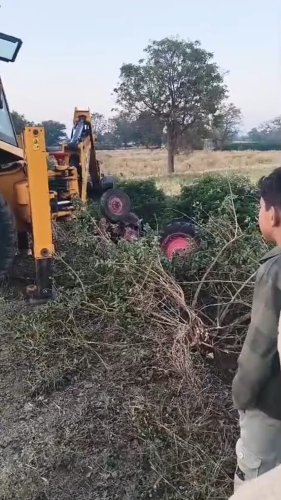 नाबालिग से ट्रैक्टर चलवाने से हुई मौत, IG से न्याय की गुहार 1 IMG 20260708 WA0036 News E 7 Live