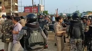 दतिया में नरोत्तम मिश्रा के समर्थकों का बवाल, पत्थरबाजी में SP समेत 6 घायल, NH-44 पर 15 KM लंबा जाम