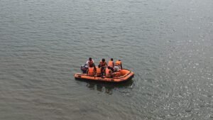 दोस्तों के साथ नहाने गया युवक बांध में लापता