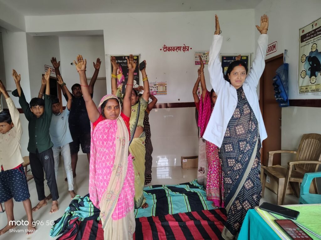 CHO नम्रता सेन की पहल बनी ग्रामीणों के लिए प्रेरणा, योग और साइकिलिंग से दिया स्वस्थ जीवन का संदेश 2 IMG 20260720 WA0004 News E 7 Live
