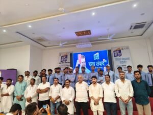 रीवा में “छात्रों की गूंज” अभियान के तहत पूर्व मंत्री एवं CWC सदस्य श्री कमलेश्वर पटेल ने छात्रों से किया संवाद