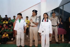 एकलव्य आदर्श आवासीय विद्यालय टमसार में नशामुक्ति पर जागरूकता कार्यक्रम आयोजित