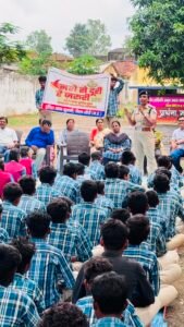 सांदीपनी विद्यालय में चला "नशे से दूरी है ज़रूरी 2.0" अभियान, छात्र-छात्राओं को किया गया जागरूक