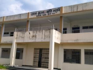 परीक्षा केंद्र ना होने से परेशान हो रहे मझौली कॉलेज के परीक्षार्थी*